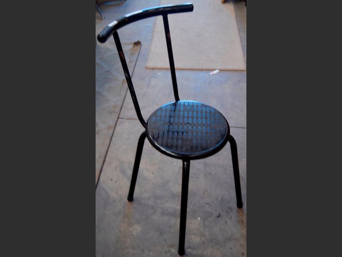 BLACK METAL CHAIR