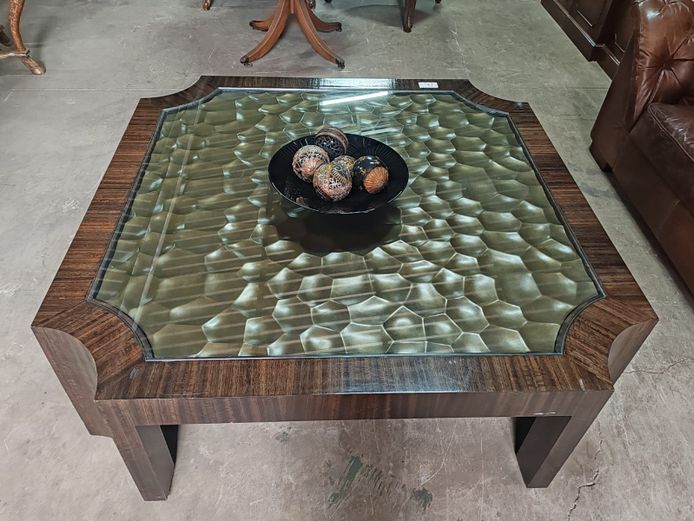 Large Coffee Table & Decorative Items (STC)