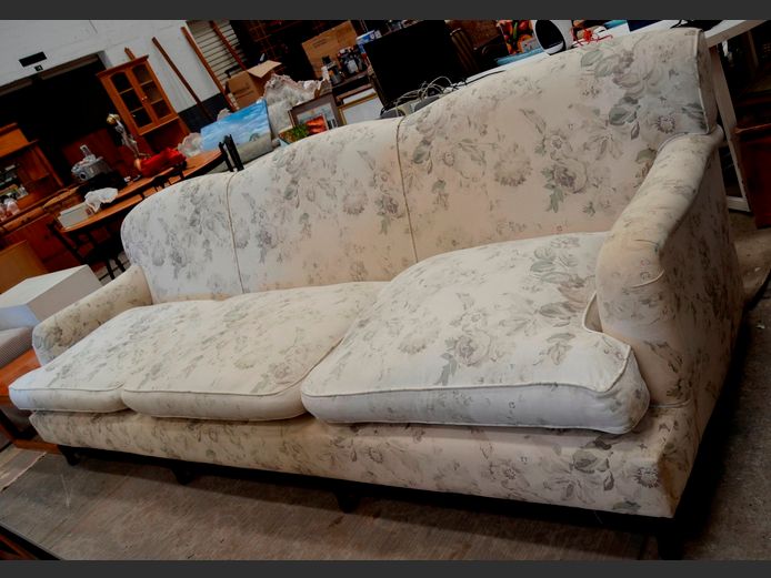 FLORAL UPHOLSTERED 3-SEATER COUCH, 302 x 105cm [#: 421372804]