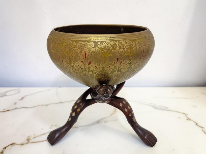Heavy Etched Brass Bowl on Inlaid Interlocking Wooden Meerkat Stand