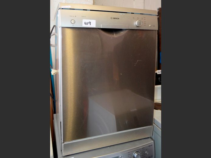 BOSCH SERIE 2 STAINLESS STEEL FRONT DISHWASHER [Untested]