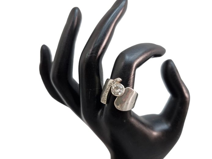 Sterling Silver Contemporary Open Ring with Bezel-Set Stone