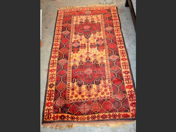 MULTI-COLOURED PERSIAN CARPET, 205 x 118cm