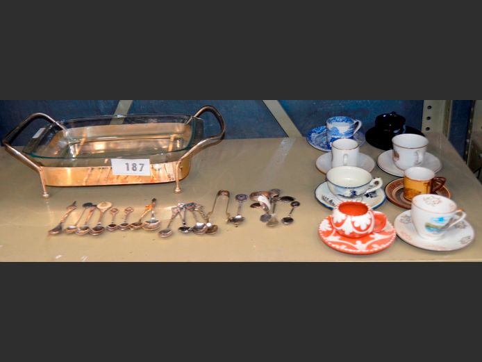 SPODE, DELFT & OTHERS: CUPS & SAUCERS, SILVER PLATE STAND WITH GLASS BOWL, 43 x 19 x 11cm, etc [45,49]