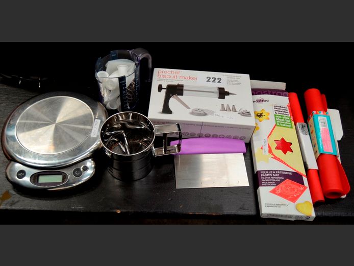 KITCHEN SCALE, PROCHEF BISCUIT MAKER, SILICONE MATS, etc