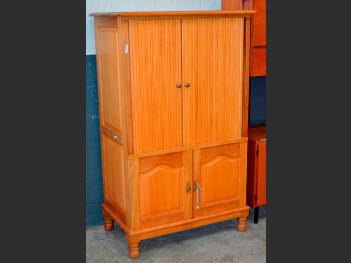 YELLOWWOOD & BLACKWOOD 2-DOOR TV CABINET, 89 x 56 x 148cm