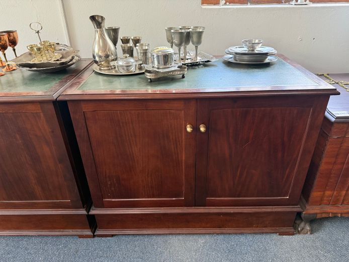 3 Piece Office Suite - Executive Mahogany Desk + Two Side Tables 