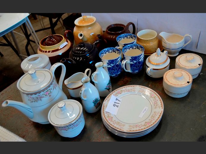 SET WIESENTHAL OIL & VINEGAR DECANTERS, WILLIAM JAMES MUGS, CERAMIC TEAPOTS, etc