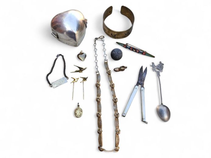 Collection of Vintage Collectibles