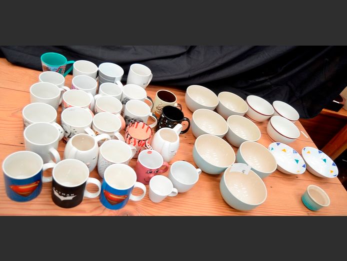 ASSORTED BOWLS & MUGS