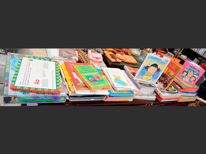 ASSORTED CHILDREN'S BOOKS