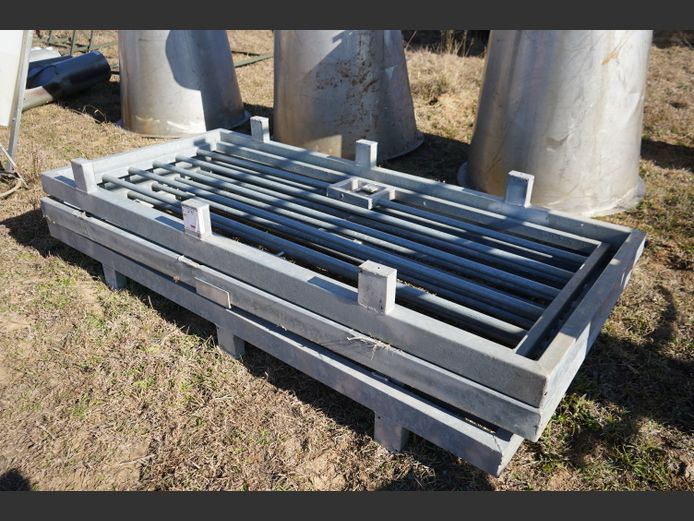 Galvanised Hekke