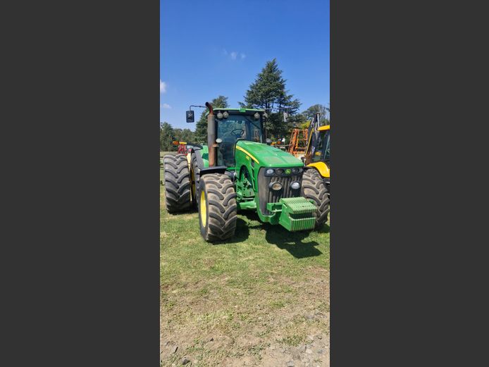 John Deere 8430-trekker – 2009 – nuwe enjin – 13 641 ure