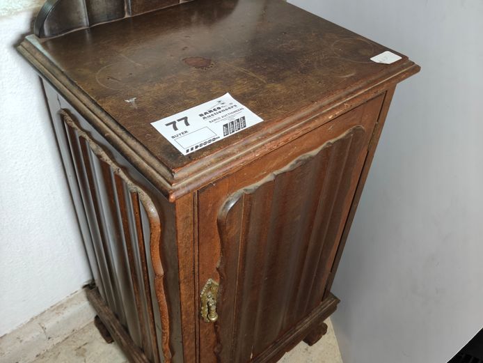 BALL & CLAW CABINET