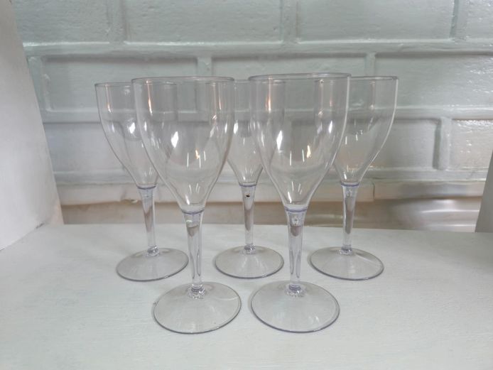 Set of 5 Clear Plastic Stemmed Wine Glasses