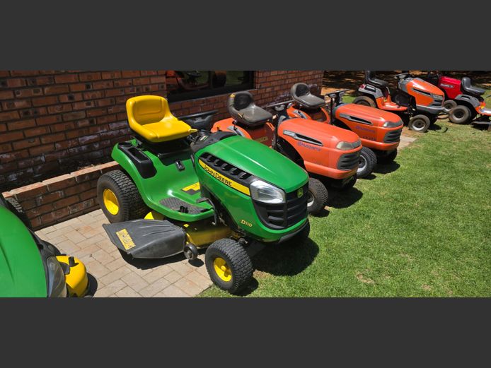 D110 John Deere