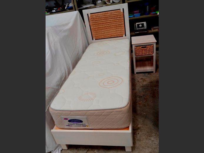 DURAPEDIC SUPER SINGLE MATTRESS ON CREAM PAINTED DIVAN WITH HEADBOARD & PEDESTAL, 40 x 39 x 61cm