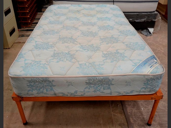 METAL ¾ DIVAN WITH COMFO PLUSH MATTRESS