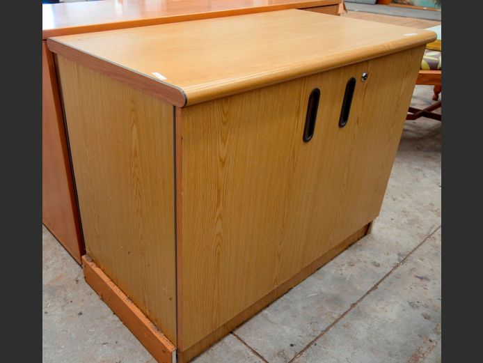 OAK FOIL 2-DOOR CREDENZA, 92 x 53 x 73cm