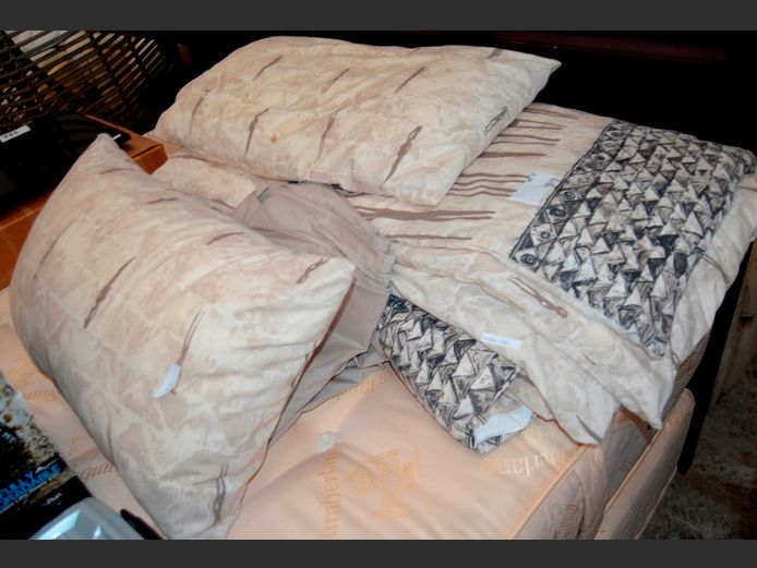 AFRICAN PRINT SET: DUVET COVER, FITTED SHEET, PILLOWCASES, etc