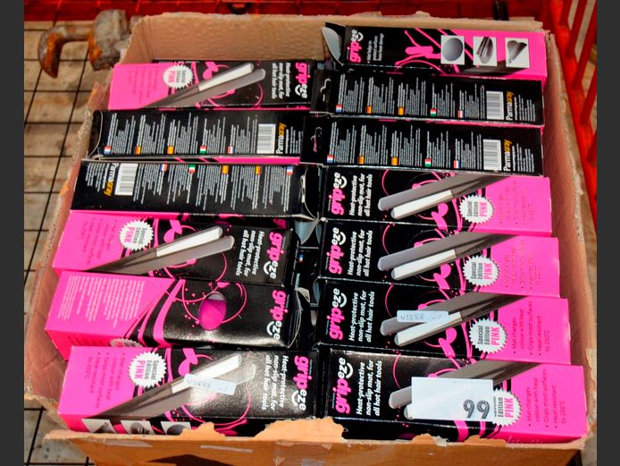 LOT: GRIP EZE HAIR IRON SILICONE MATS