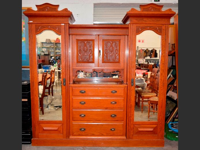 ANTIQUE OAK 4-DOOR, 4-DRAWER WARDROBE WITH BEVELLED MIRRORS, 215 x 62 x 225cm