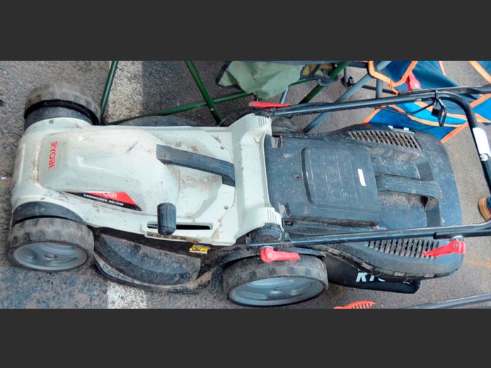 RYOBI RM1640 LAWNMOWER [Switches on]