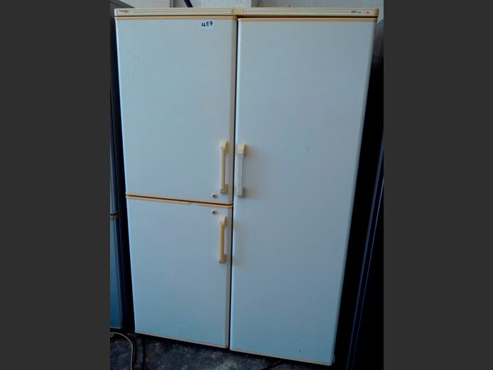 FRIDGEMASTER 3-DOOR FRIDGE FREEZER [Getting cold]