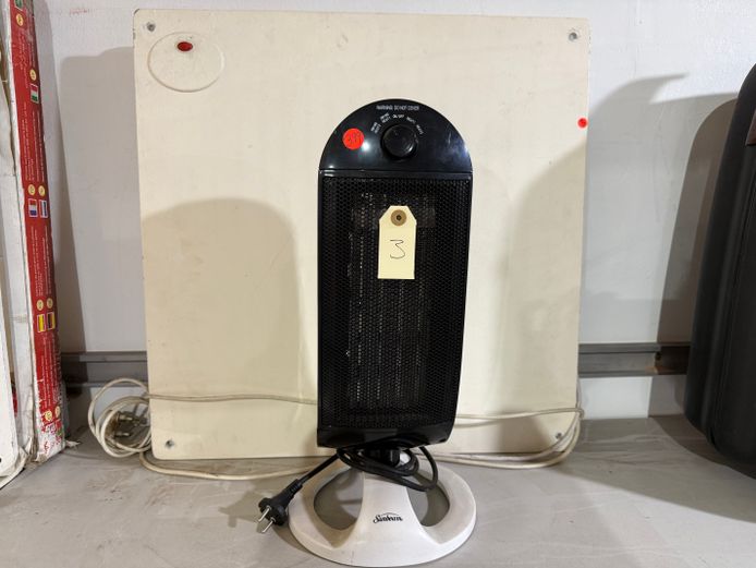 3x Wall Panel Heaters + Electric Heater 