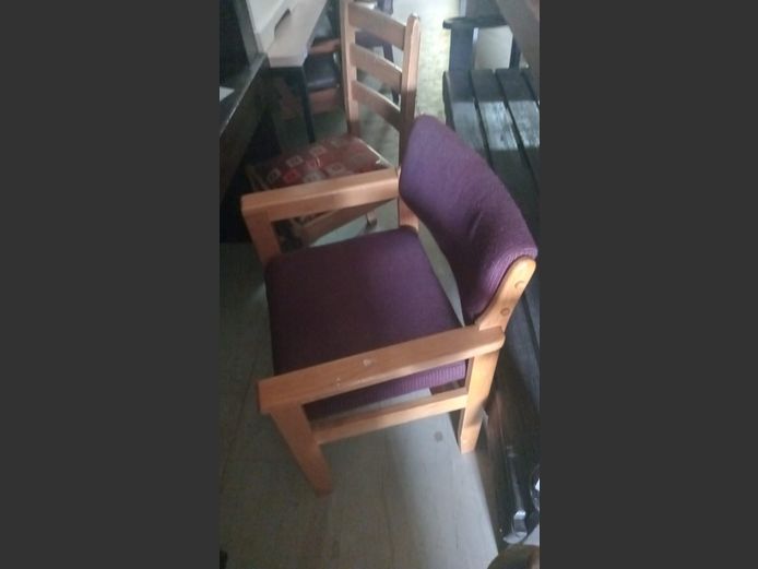 2x chairs