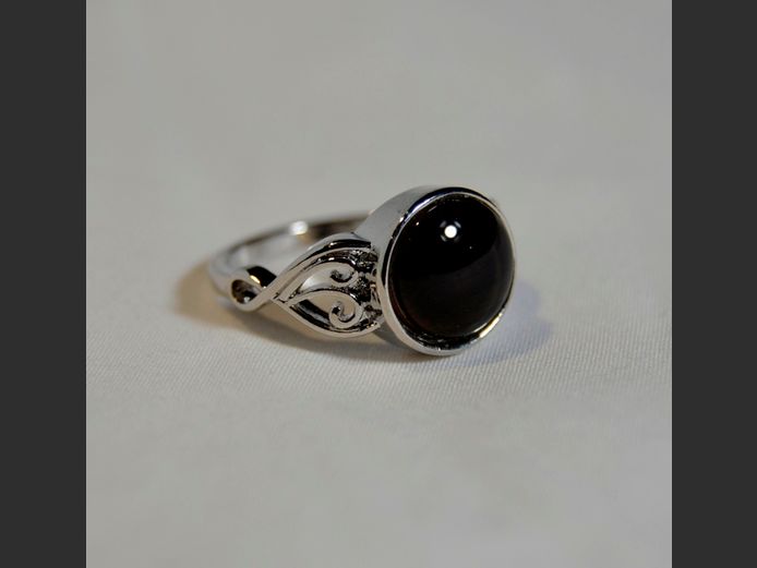 DRESS RING WITH BLACK STONE