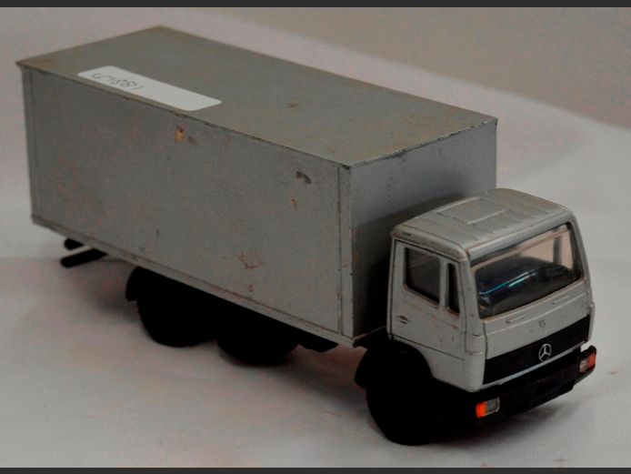 MERCEDES MODEL GOODS TRUCK