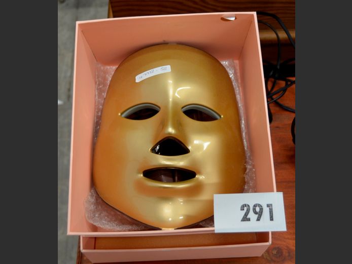 MZ SKIN LIGHT THERAPY FACIAL TREATMENT DEVICE [Switches on, untested further]