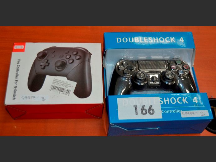 LOT: 2 x GAME CONTROLLERS [Untested]