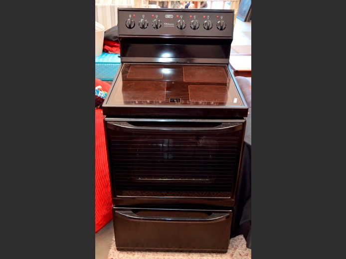 DEFY 4-PLATE STOVE [Untested, cooker plug]