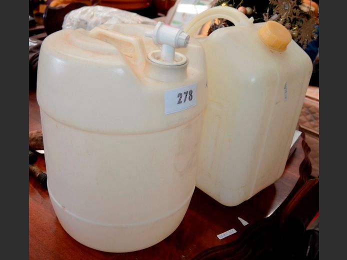 LOT: 2 x 20 LITRE CANISTERS