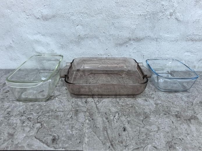 Collection of Pyrex Ovenware Glass Baking Dishes