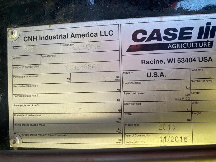 CASE IH 8240 COMBINE