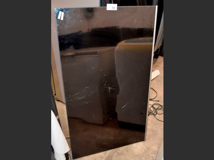 TOSHIBA 58" L.E.D. TV [Dead, Screen damaged] ### LICENCE PLEASE ###