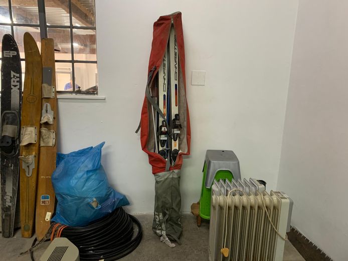 Dynastar Skis with Lock Bindings in Carry Case 