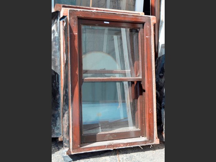 MERANTI SASH WINDOW WITH GLASS, 120 x 87cm