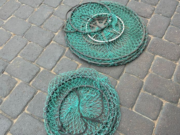 Fishing keep net