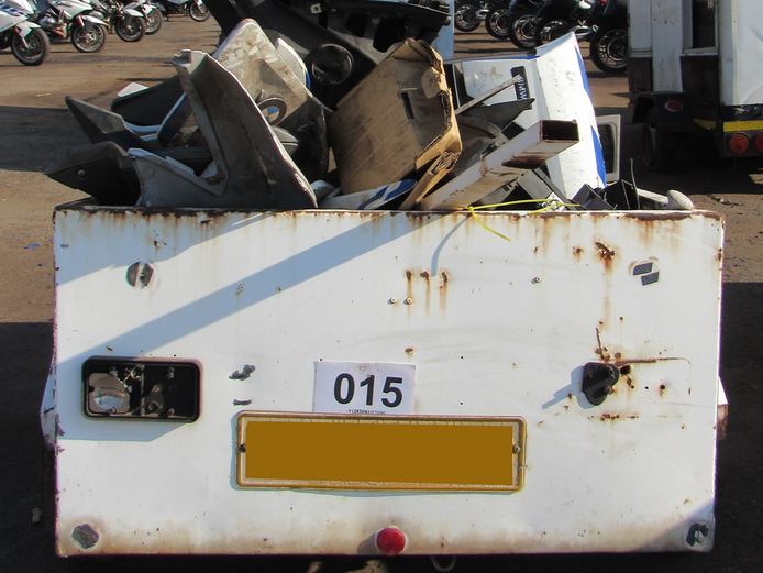 Trailer 806