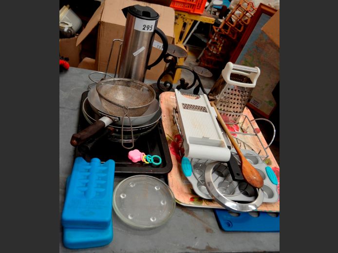 FRYING PANS, TRAYS, GRATER, FLASK, etc