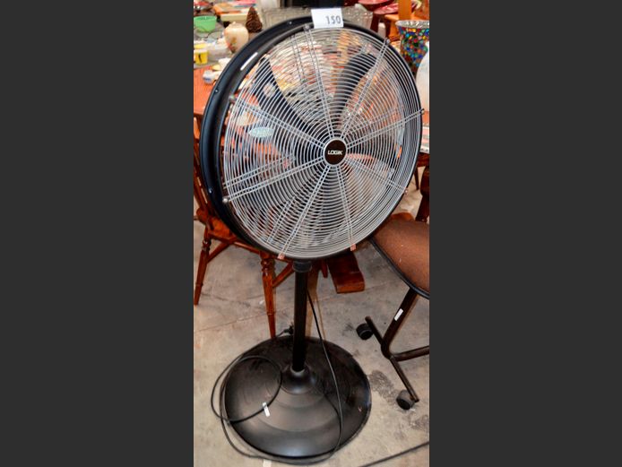 LOGIK BLACK PEDESTAL FAN [Switches on]