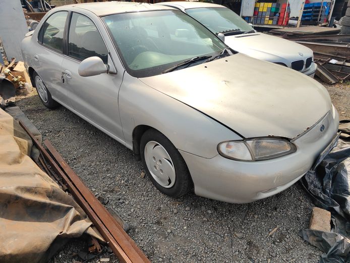 HYUNDAI ELANTRA 1,6 GLS - ENGINE RUNNING PAPERS AVAILABLE, DUPLICATES TO BE REQUESTED.