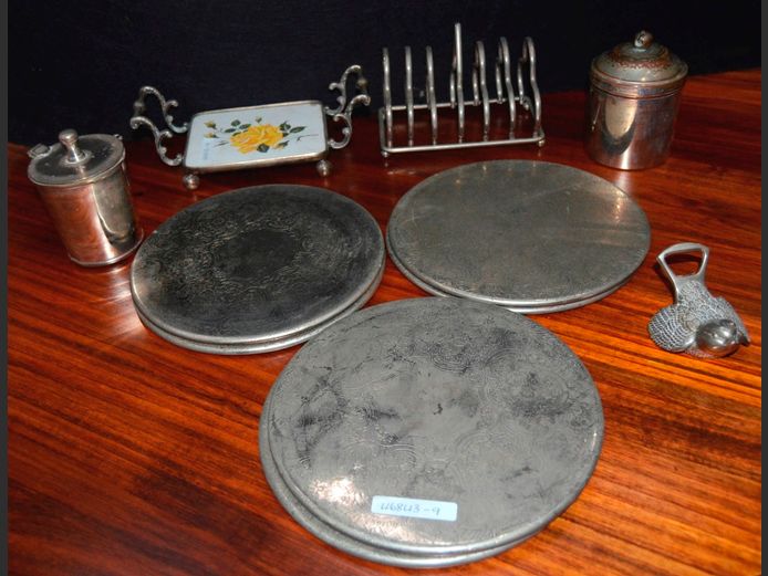 SILVER PLATE: SET OF 6 CIRCULAR PLACEMATS, TOAST RACK, JAM POT WITH LID, etc