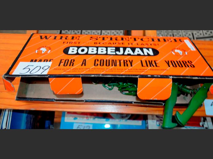 DONALD'S BOBBEJAAN WIRE STRETCHER