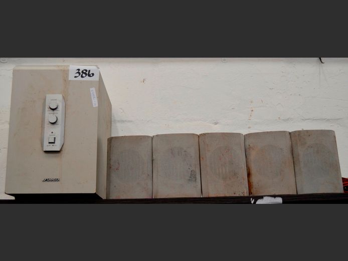 SANSUI SURROUND SOUND SYSTEM [Switches on, untested further, damaged]