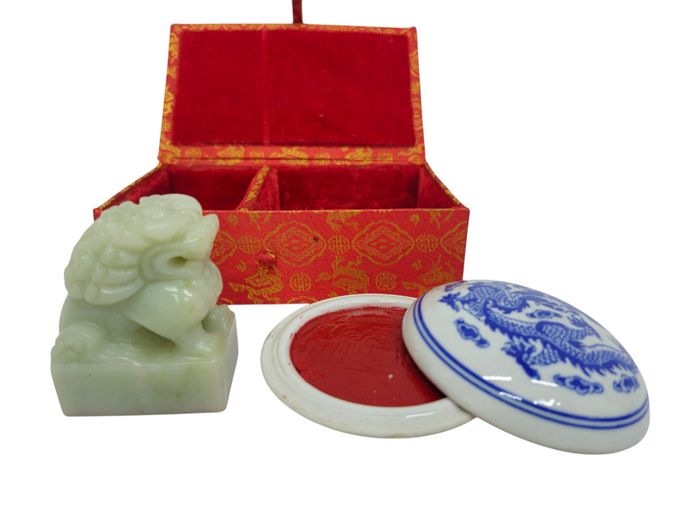 Chinese Carved Jade Foo Dog Seal & Porcelain Ink Box Set